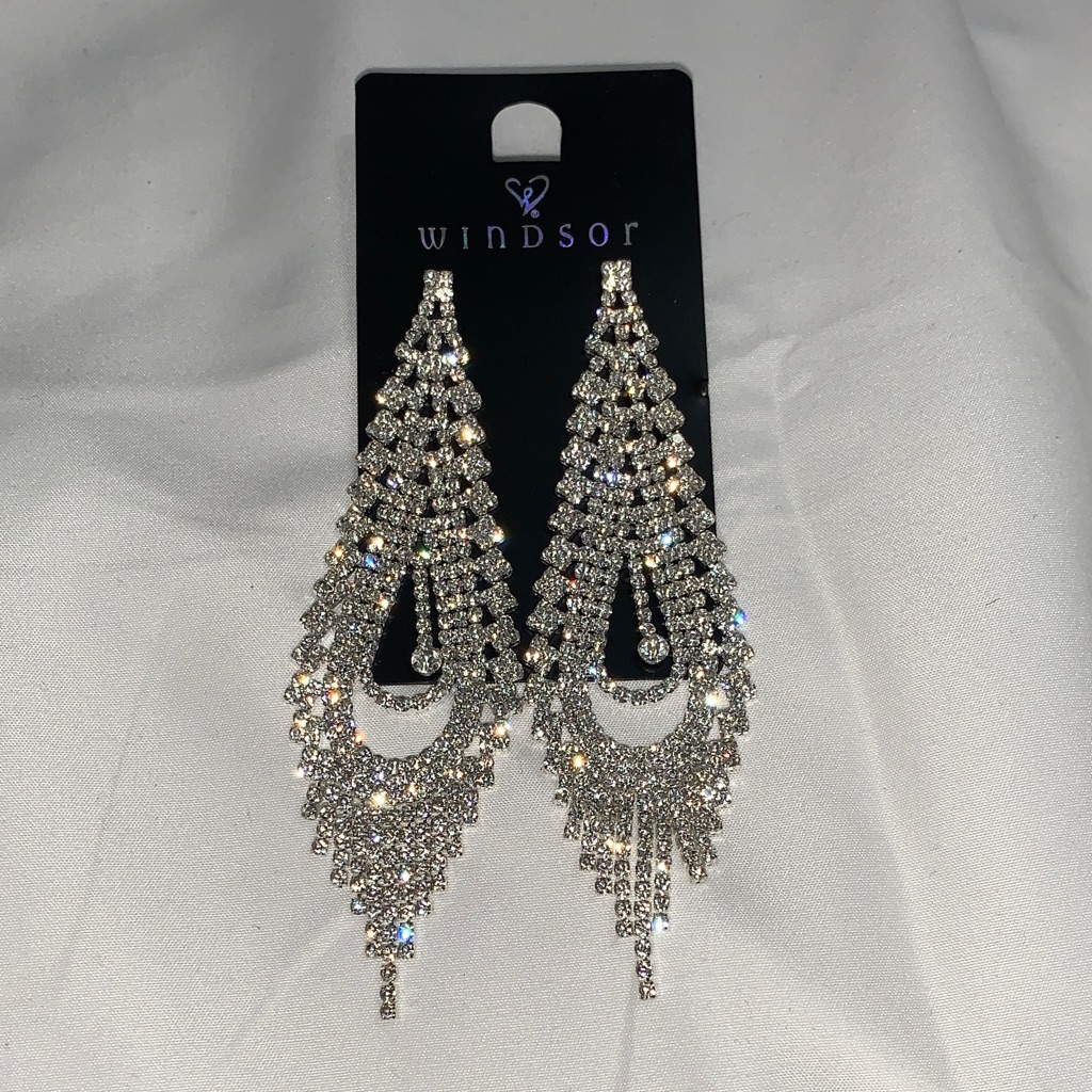 Windsor Dazzling Silver Teardrop Earrings 5$